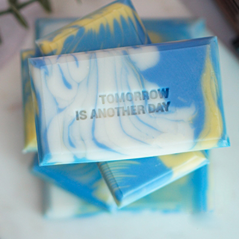 Soap Making Kit Organic - Tay Xà Phòng Tem Chương Nhựa