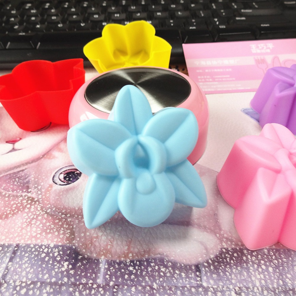 Cute 5cm Flower Silicone Cake  - đánh giá và giá Soap Making Utensils